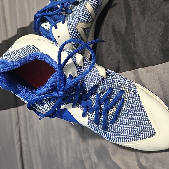 New Balance Blue and White Athletic Shoes Cleats Sz 9.5 Mens - Picture 2 of 5